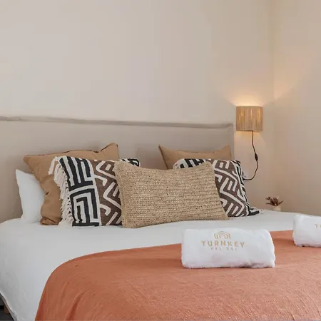 Stylish 3-bed With Sea & Pool Views