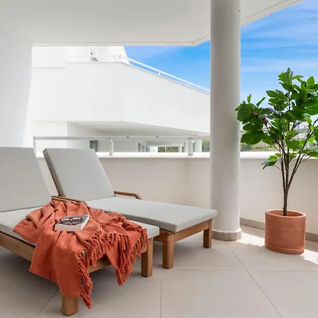 Stylish 3-bed With Sea & Pool Views * Estepona