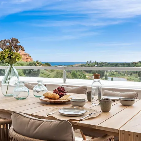 Stylish 3-bed With Sea & Pool Views Estepona