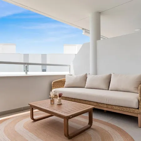 Stylish 3-bed With Sea & Pool Views * Estepona